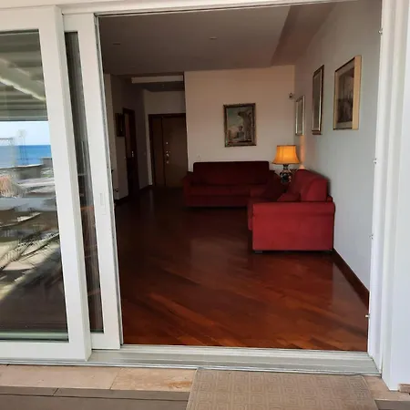 La Terrazza Sul Mare Apartment *